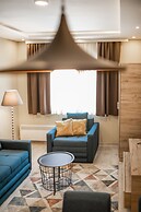 Sky Cabin Apartments