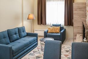 Sky Cabin Apartments