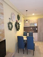 Sky Cabin Apartments