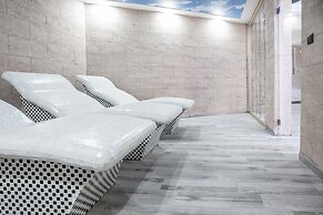 Sky Cabin Apartments