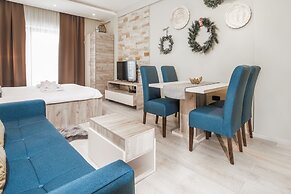 Sky Cabin Apartments