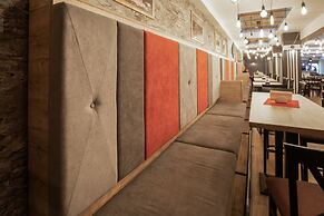 Sky Cabin Apartments