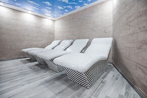 Sky Cabin Apartments