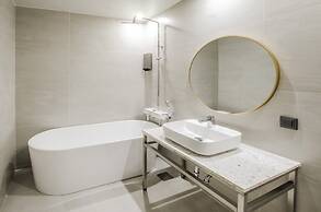 Hotel The Castle Jamsil