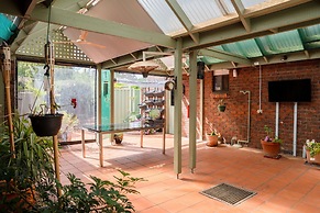 Bristol Hill Motor Inn