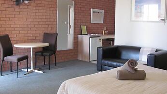 Bristol Hill Motor Inn