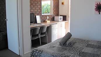 Bristol Hill Motor Inn