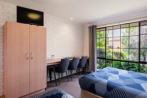 Bristol Hill Motor Inn