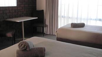 Bristol Hill Motor Inn