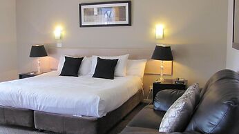 Bristol Hill Motor Inn