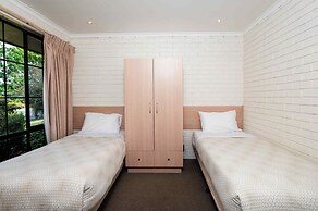 Bristol Hill Motor Inn