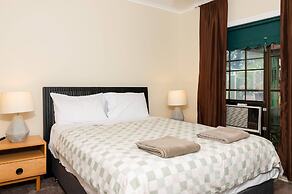 Bristol Hill Motor Inn