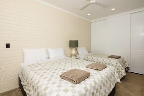 Bristol Hill Motor Inn