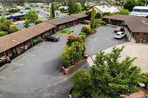 Bristol Hill Motor Inn