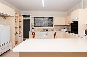 Bristol Hill Motor Inn