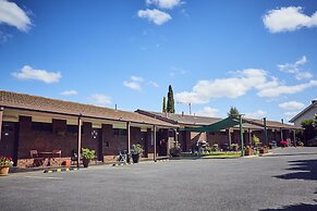 Bristol Hill Motor Inn