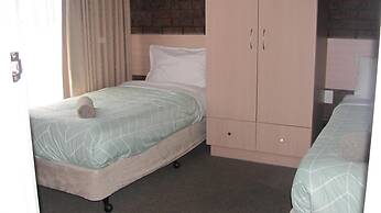 Bristol Hill Motor Inn