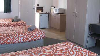 Bristol Hill Motor Inn