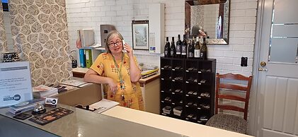 Bristol Hill Motor Inn