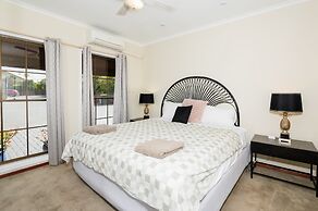 Bristol Hill Motor Inn