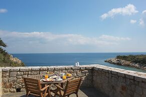 Lalloudes Mani Hotel