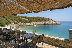 Lalloudes Mani Hotel