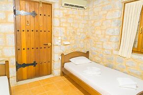 Lalloudes Mani Hotel