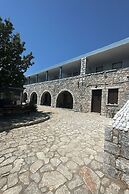 Lalloudes Mani Hotel