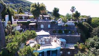 L'Incanto Restaurant & Suites