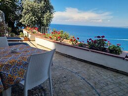 L'Incanto Restaurant & Suites