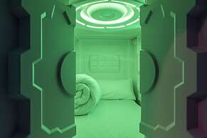 Art Seven Hostel Capsules