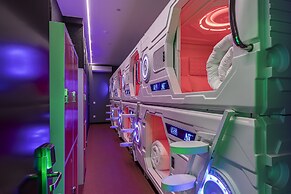 Art Seven Hostel Capsules