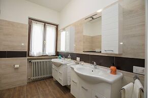 Villa Alberti 900m from Garda lake