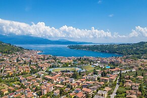 Villa Alberti 900m from Garda lake