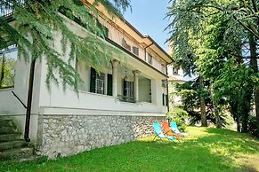 Villa Alberti 900m from Garda lake