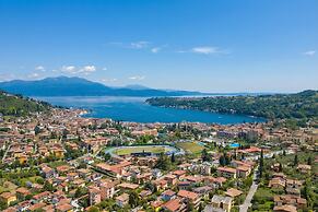 Villa Alberti 900m from Garda lake