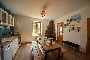 J&G House