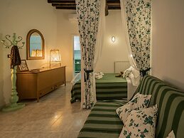 Picabon Apartment with AC and Balcony