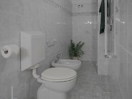 Picabon Apartment with AC and Balcony