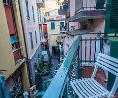 Picabon Apartment with AC and Balcony