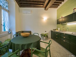Picabon Apartment with AC and Balcony