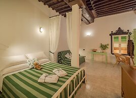 Picabon Apartment with AC and Balcony