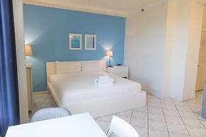 778 Studio Apartment Hollywood