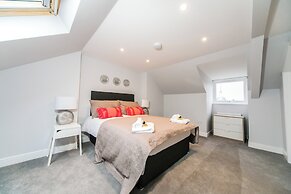 Flat 14 Helena House, 1-bed, Sleeps 3, Parking