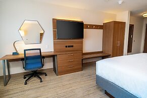 Holiday Inn Express & Suites Las Vegas - E Tropicana by IHG