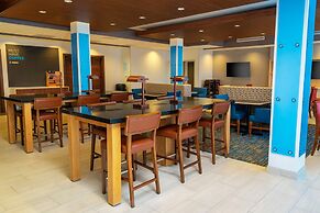 Holiday Inn Express & Suites Las Vegas - E Tropicana by IHG
