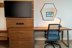 Holiday Inn Express & Suites Las Vegas - E Tropicana by IHG