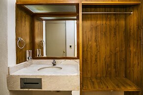 Capital O Hotel Casa Blanca, Morelia