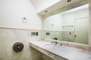 Capital O Hotel Casa Blanca, Morelia