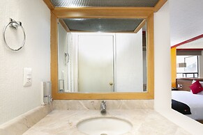 Capital O Hotel Casa Blanca, Morelia